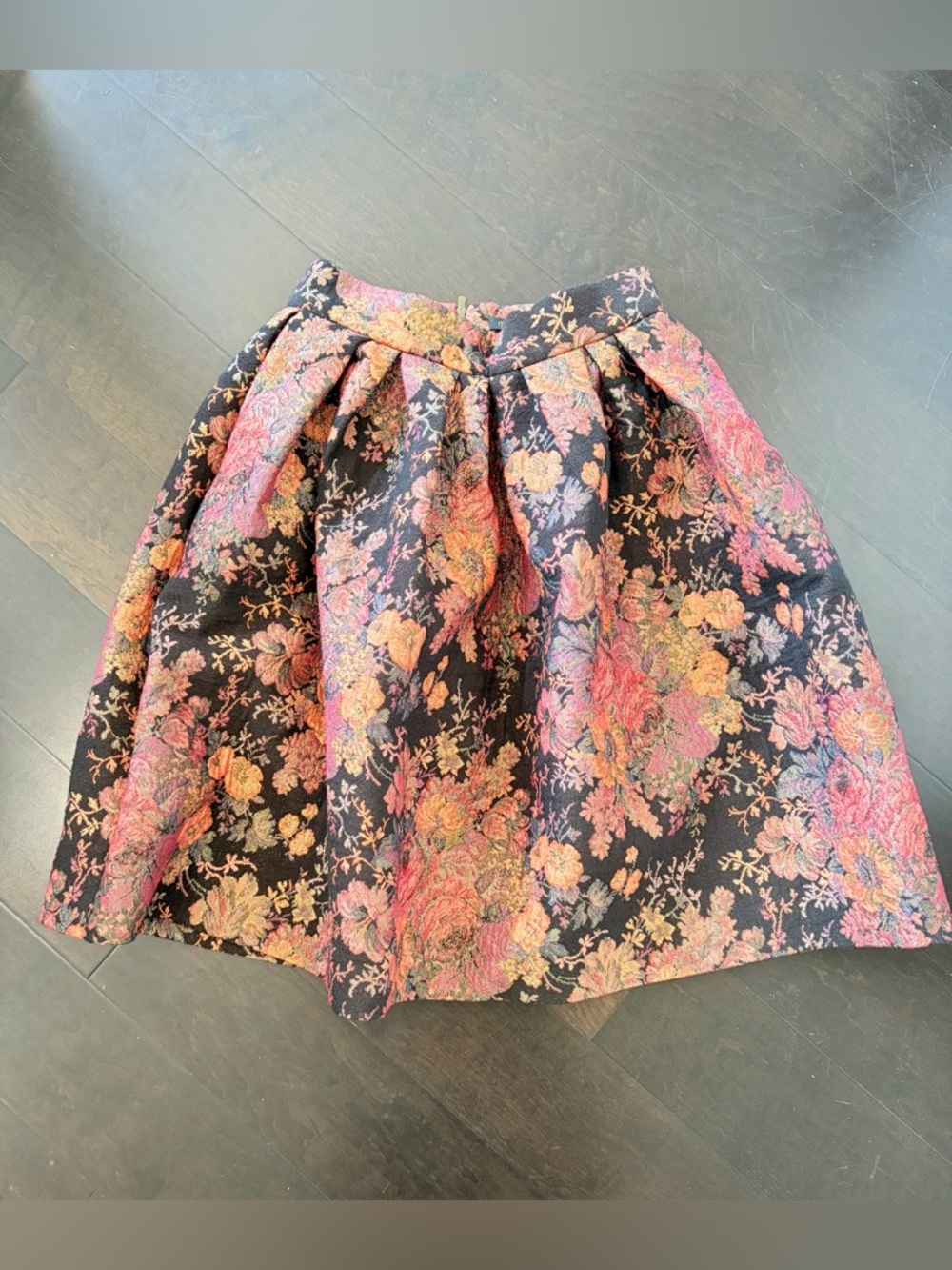 Brand new with tags gorgeous jacquard Maje pleated skirt